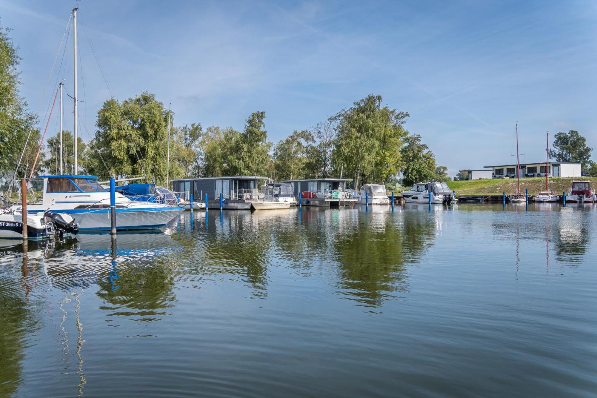 Marina Martinshafen - Lotsenhaus Hotell Neuhof  Eksteriør bilde