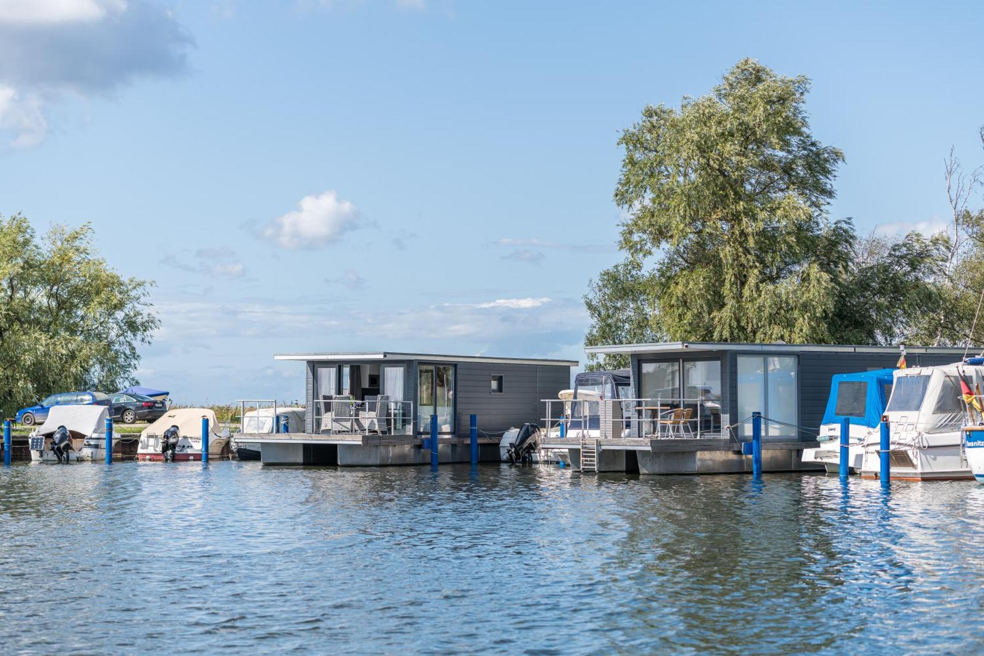 Marina Martinshafen - Lotsenhaus Hotell Neuhof  Eksteriør bilde