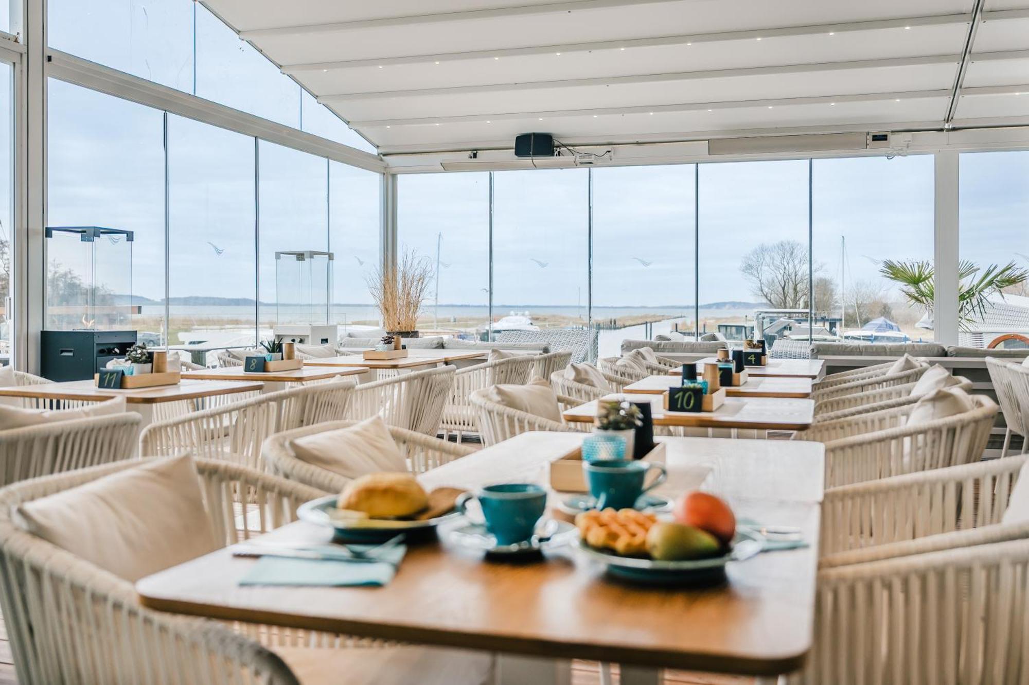 Marina Martinshafen - Lotsenhaus Hotell Neuhof  Eksteriør bilde