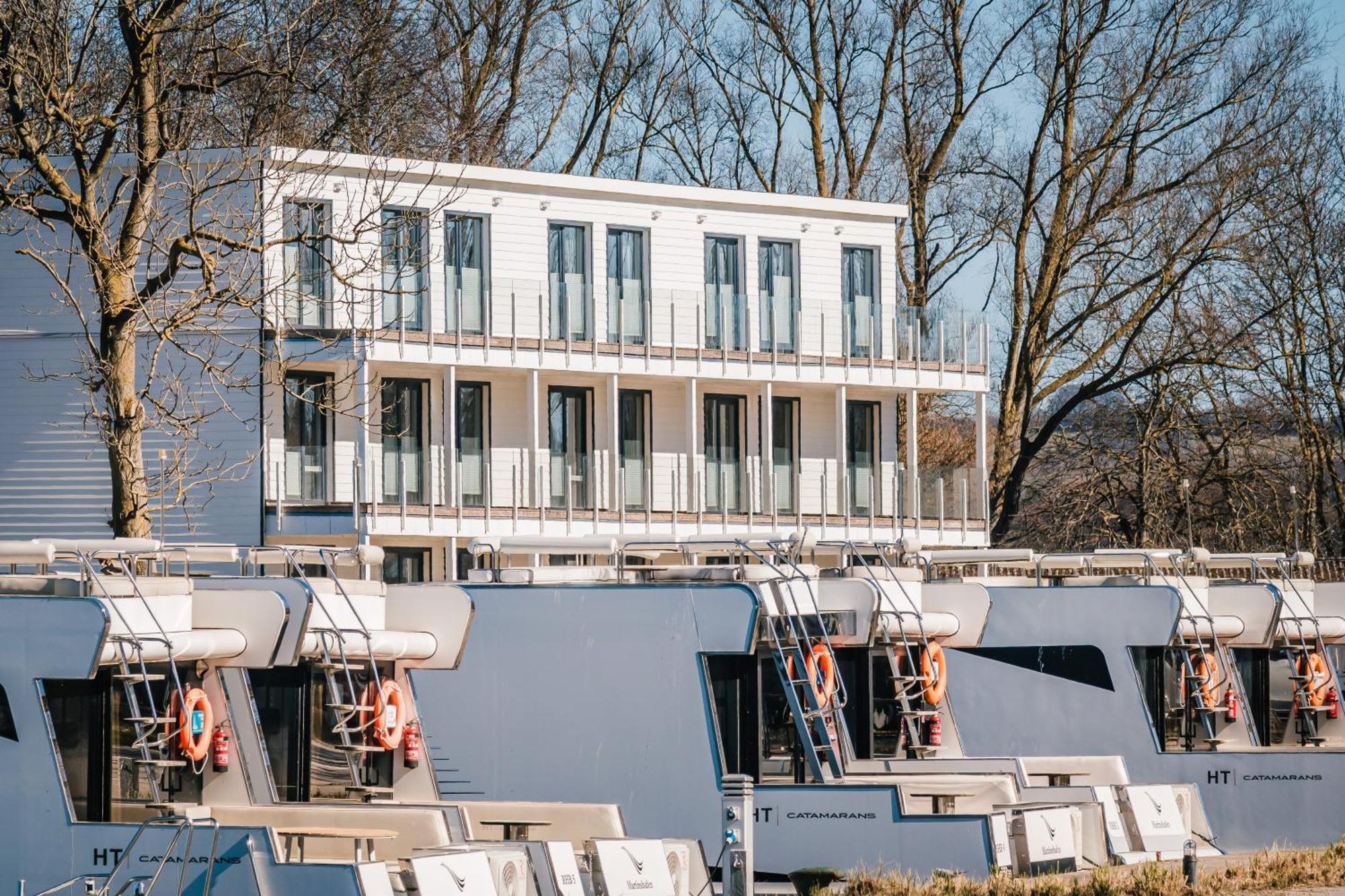 Marina Martinshafen - Lotsenhaus Hotell Neuhof  Eksteriør bilde